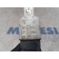 Peugeot - 308 - Scheibensprüherpumpe vorne