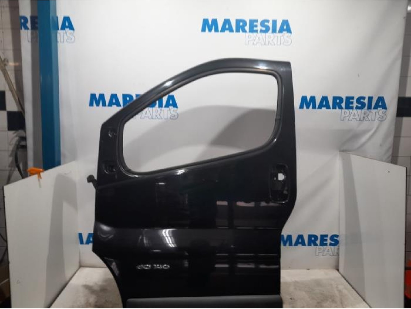 Renault - Trafic - Portier 2Deurs links