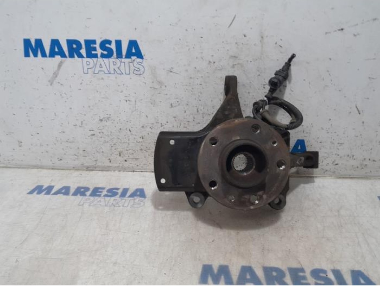 Opel - Vivaro - Knuckle, front right