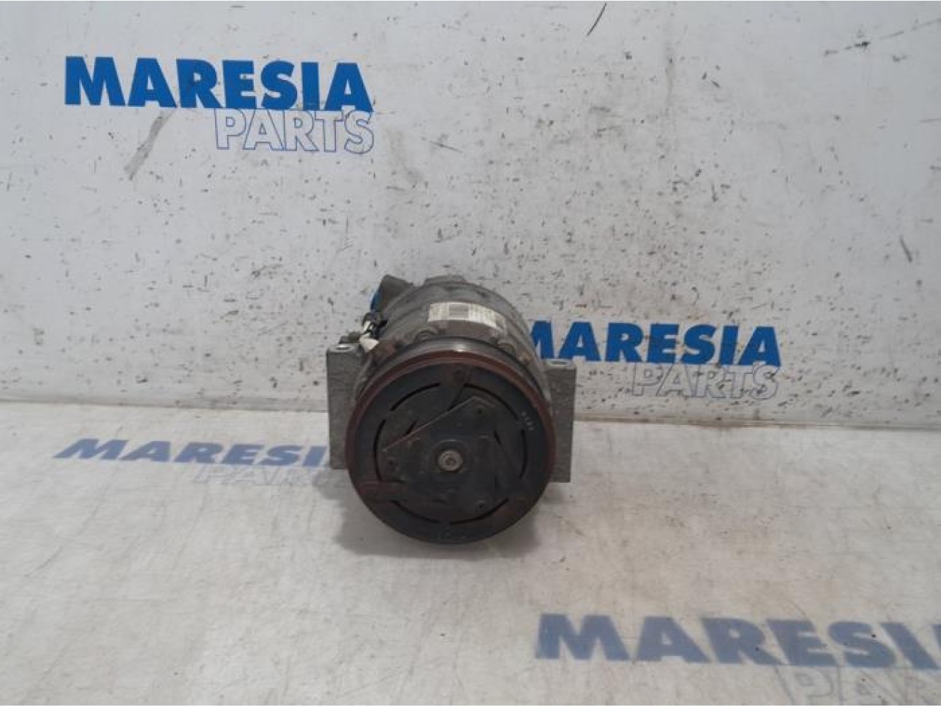 Opel - Vivaro - Air conditioning pump