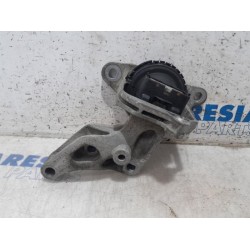 Opel - Vivaro - Engine mount