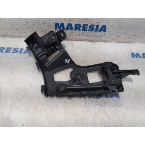 Renault - Captur - Rear bumper bracket, right