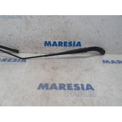 Renault - Captur - Front wiper arm
