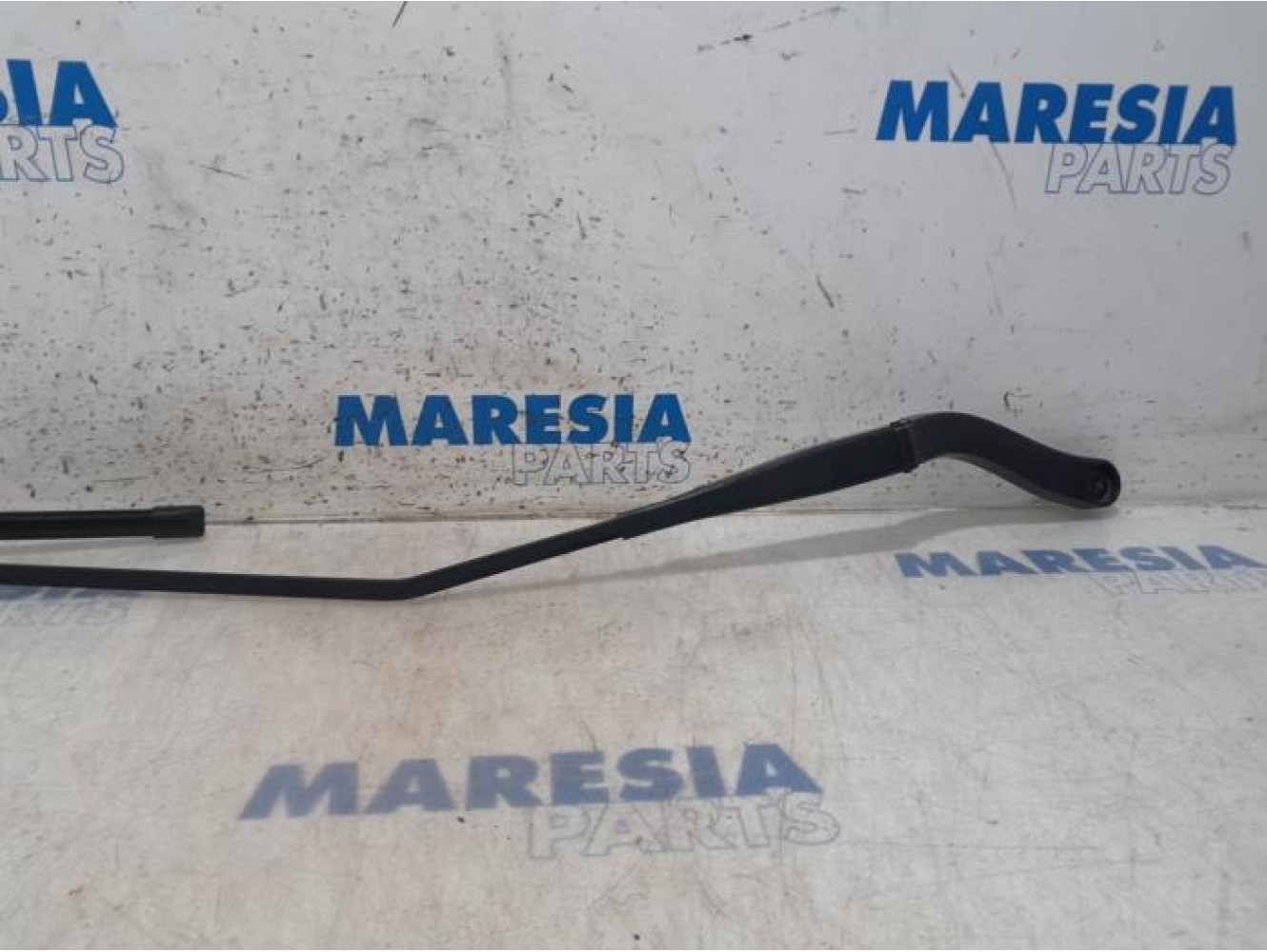 Opel - Vivaro - Front wiper arm