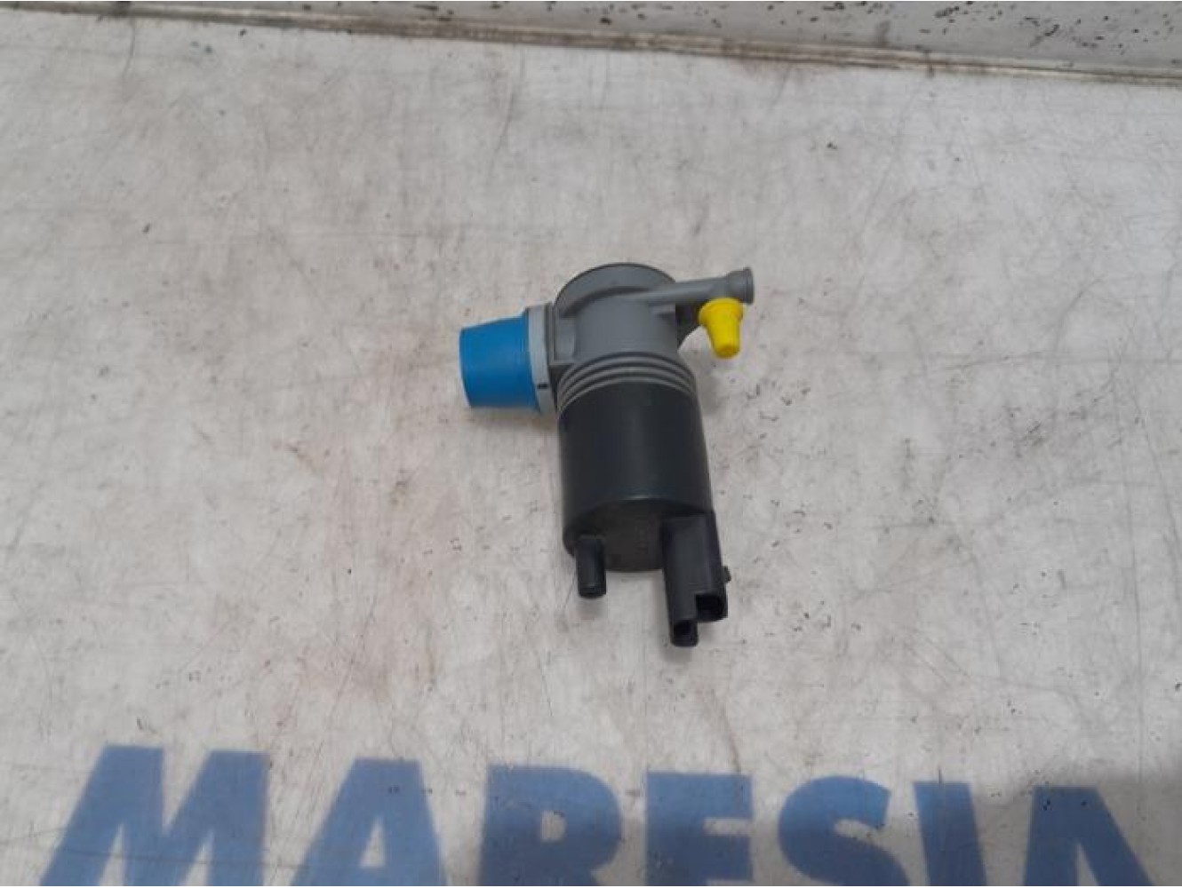 Opel - Vivaro - Scheibensprüherpumpe vorne