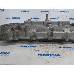 Renault - Megane - Rocker cover