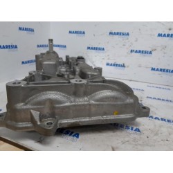 Renault - Megane - Rocker cover