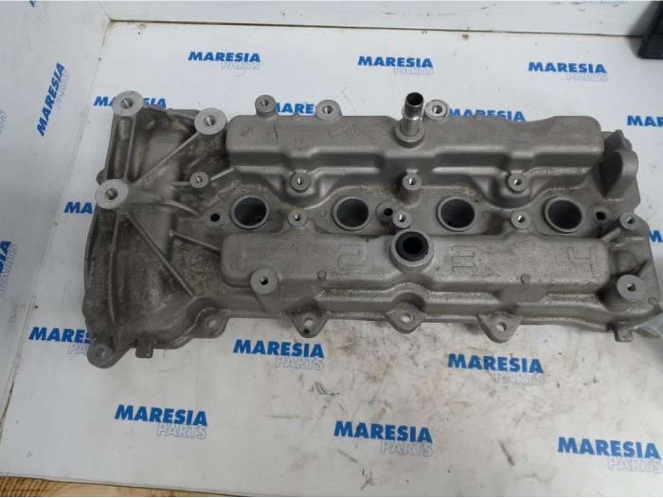Renault - Megane - Rocker cover