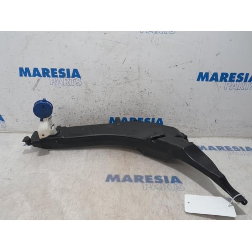 Peugeot - 308 - Front windscreen washer reservoir