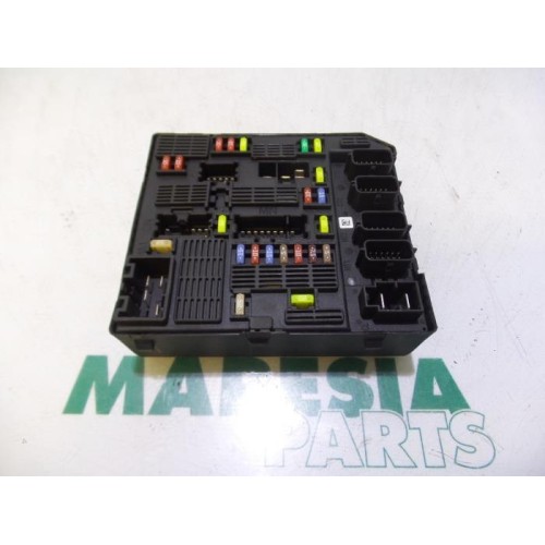 Renault - Megane Scenic - Fuse box