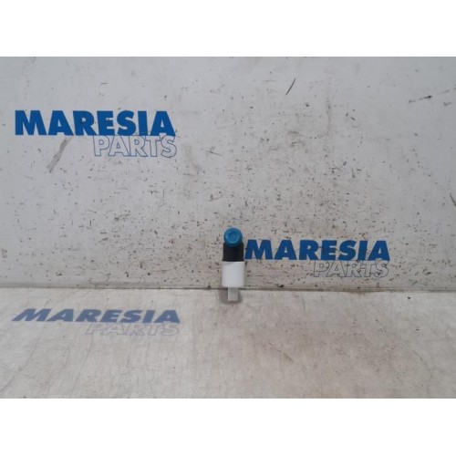 Peugeot - 307 - Windscreen washer pump
