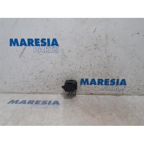 Peugeot - 307 - Cooling fan resistor