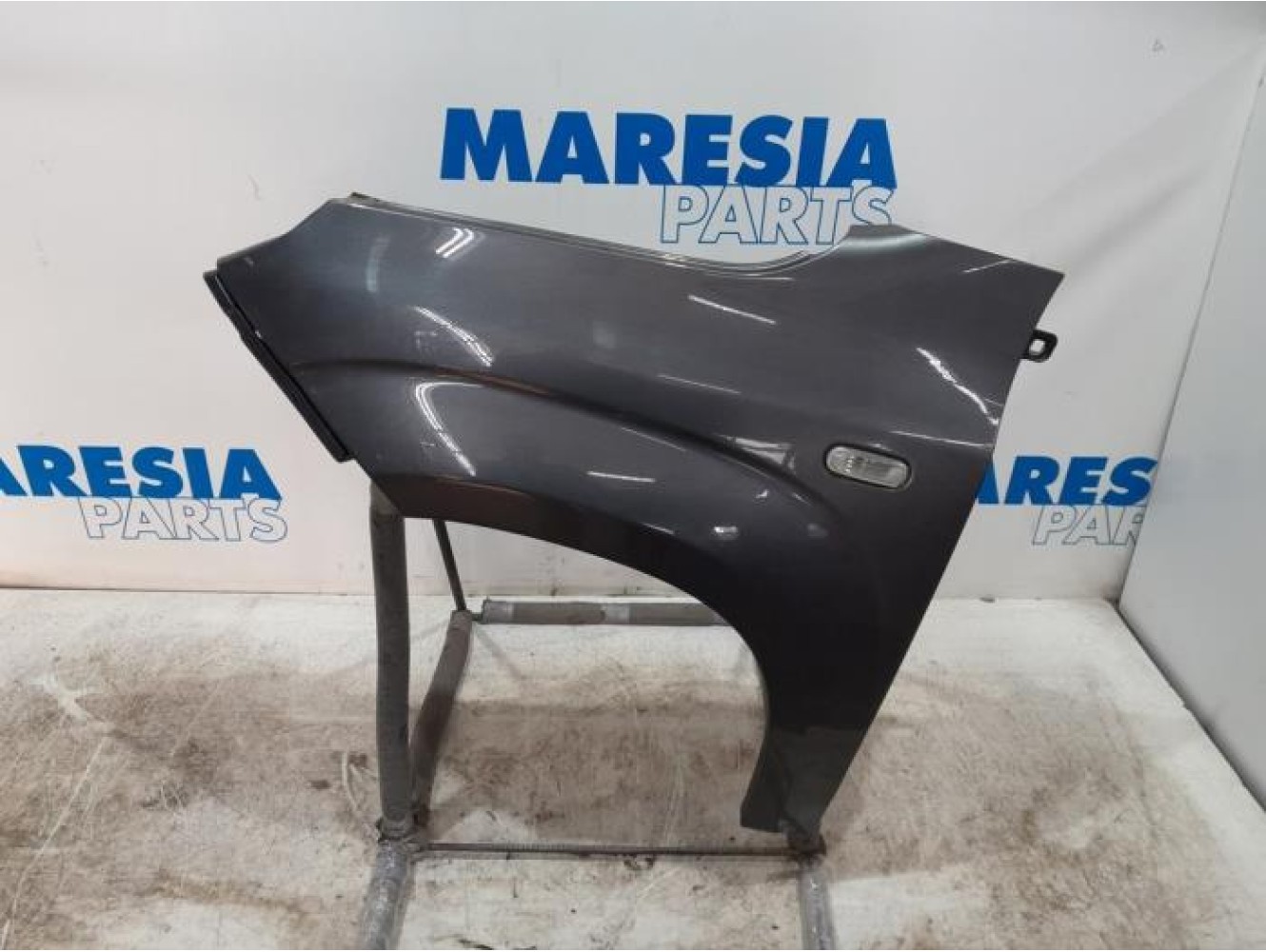 Fiat - Panda - Front wing, left
