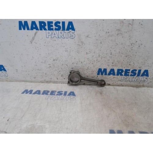 Renault - Megane - Connecting rod