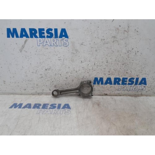 Renault - Megane - Connecting rod