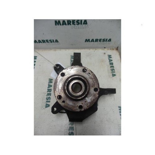 Renault - Laguna - Knuckle, front left