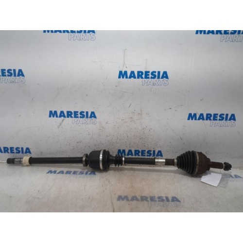 Renault - Trafic - Front drive shaft, right