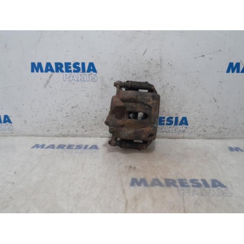 Renault - Trafic - Front brake calliper, right