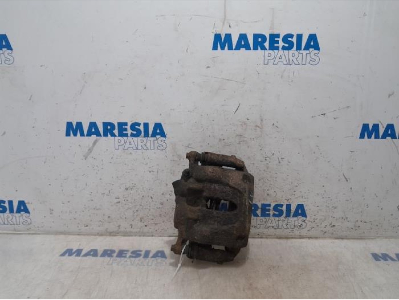 Renault - Trafic - Front brake calliper, left