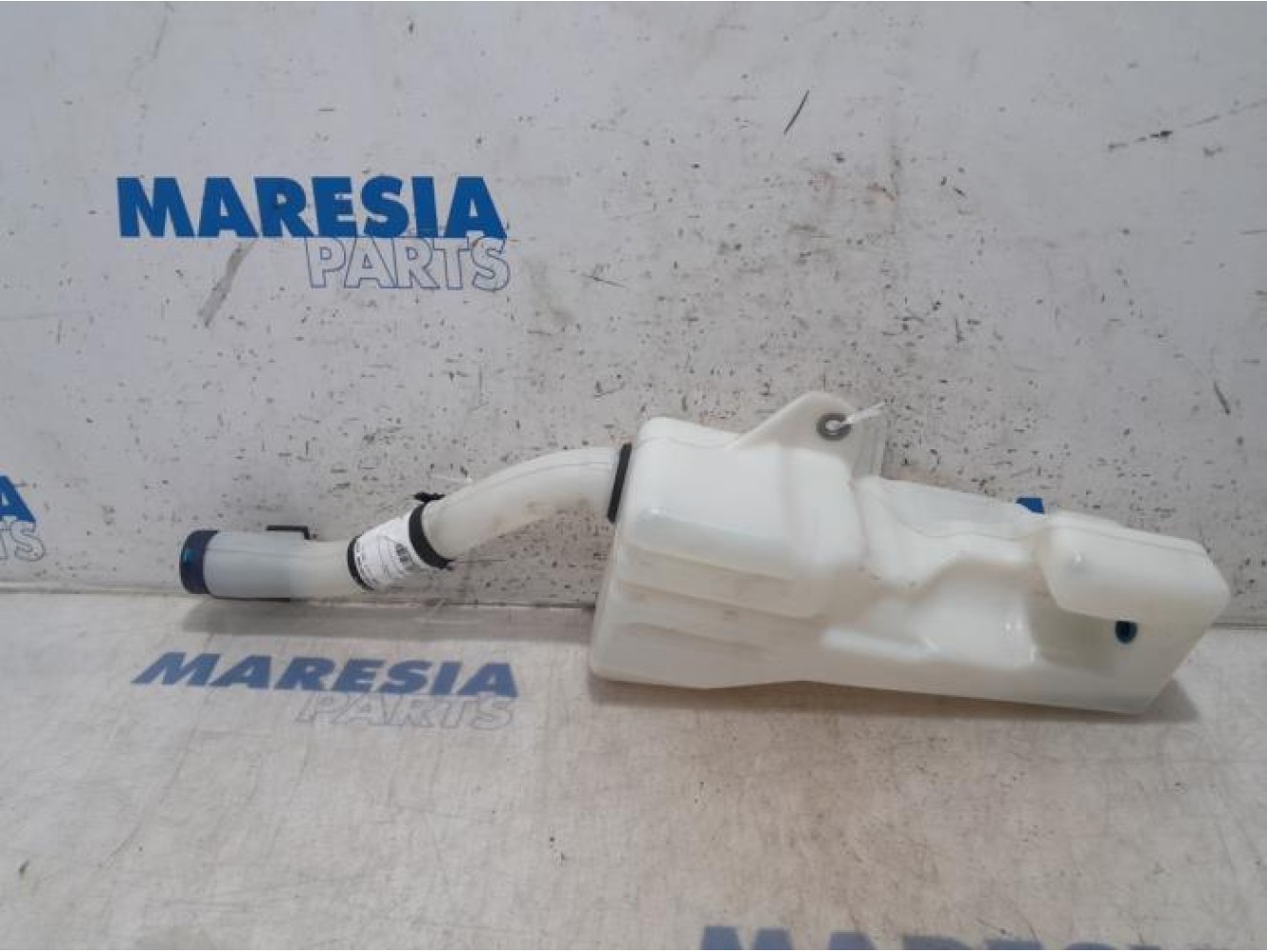 Fiat - Panda - Front windscreen washer reservoir