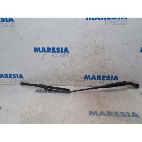 Fiat - Panda - Front wiper arm