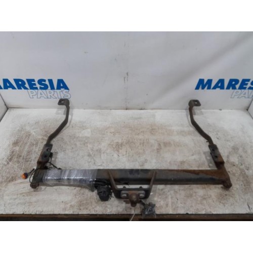 Renault - Trafic - Towbar