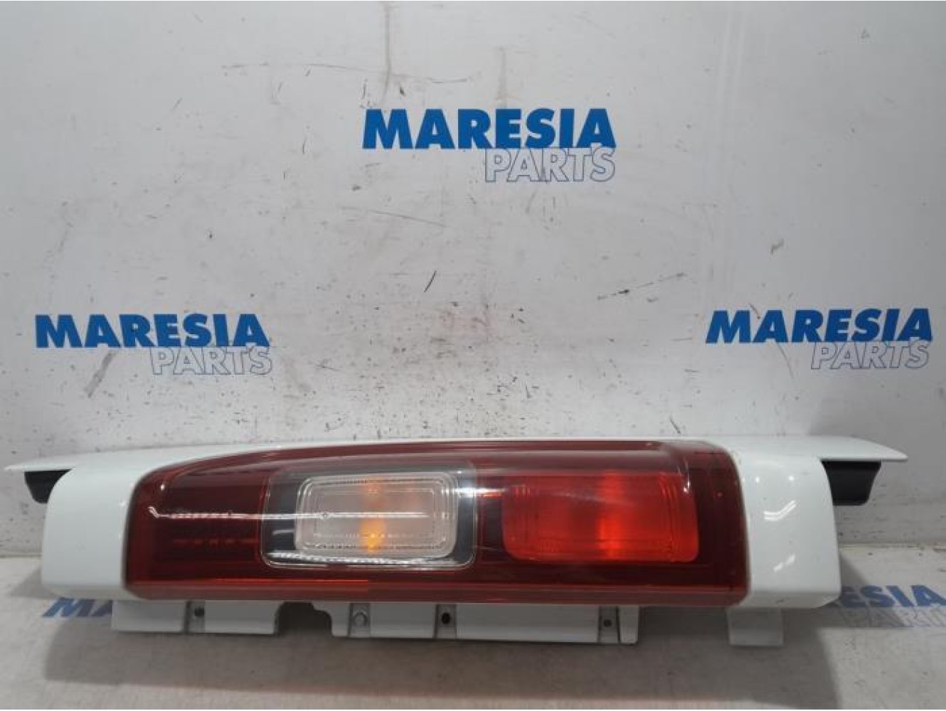 Renault - Trafic - Taillight, right