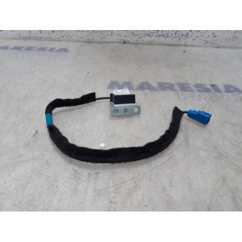 Renault - Trafic - GPS Antenne