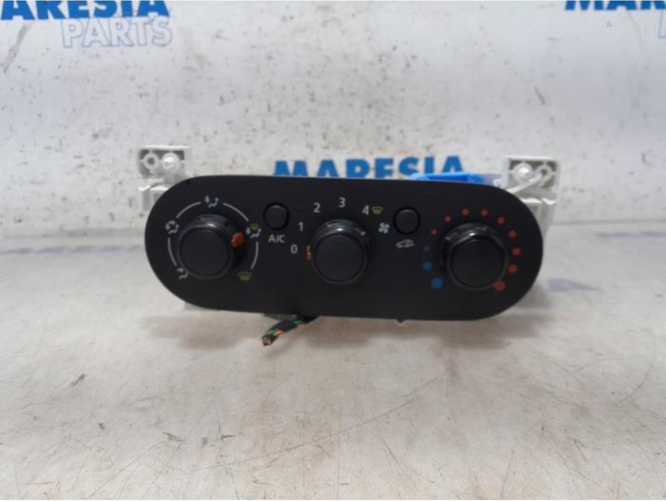 Renault - Trafic - Panneau de commandes chauffage
