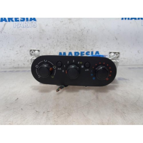 Renault - Trafic - Panneau de commandes chauffage