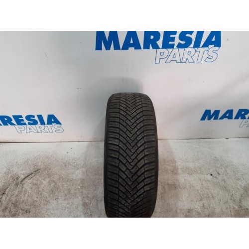 Renault - Scenic - Tyre