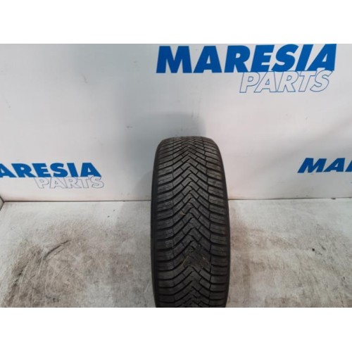 Renault - Scenic - Tyre