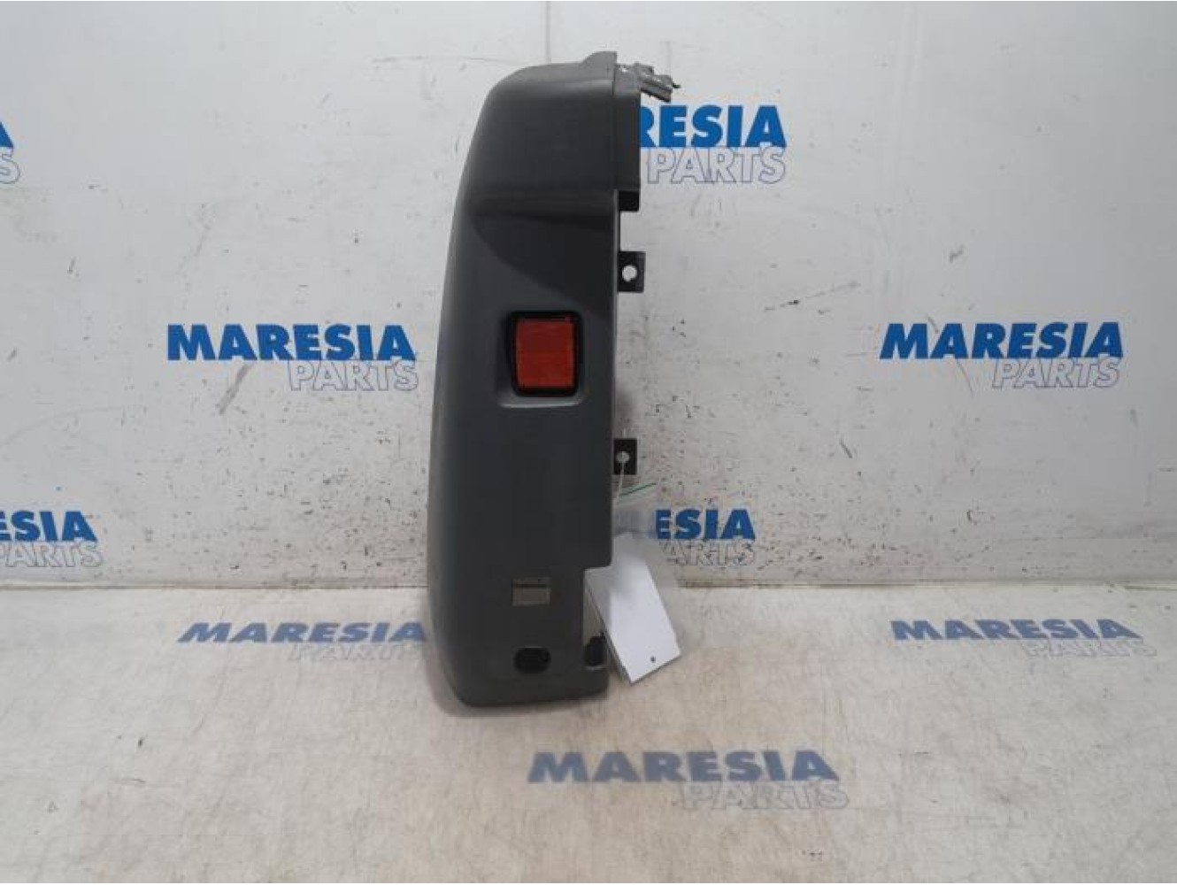 Fiat - Ducato - Rear bumper component, right