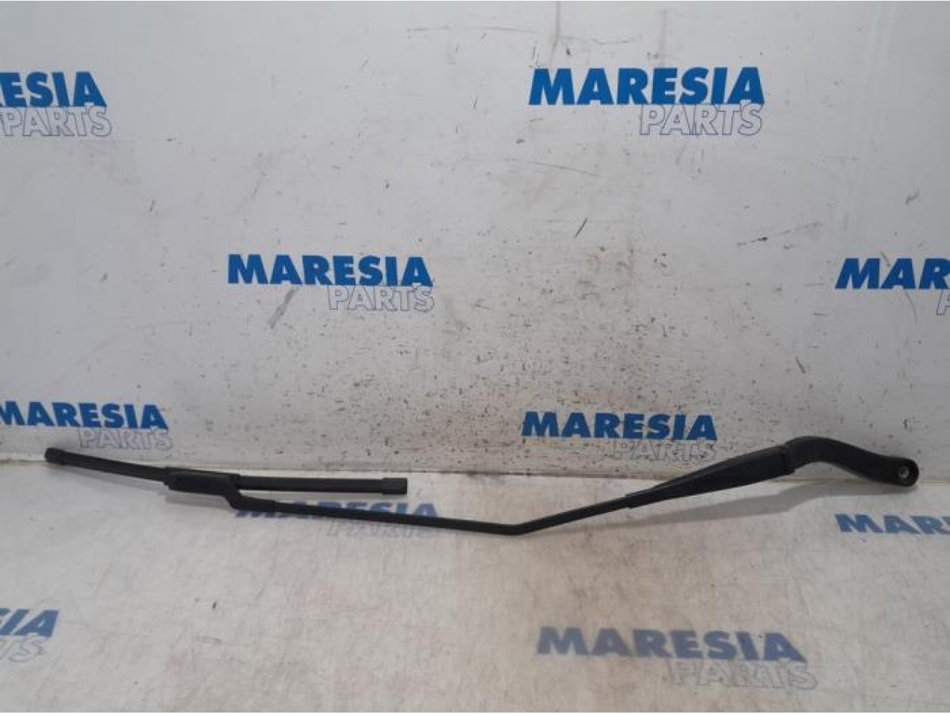 Renault - Trafic - Front wiper arm