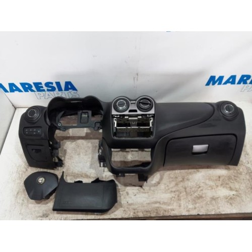Alfa Romeo - Mito - Airbag set + dashboard