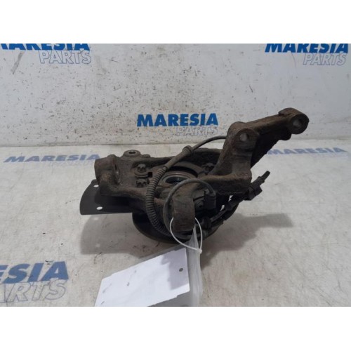 Renault - Trafic - Fusee rechts-voor