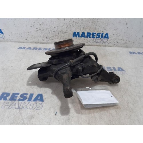 Renault - Trafic - Achsschenkel links vorne