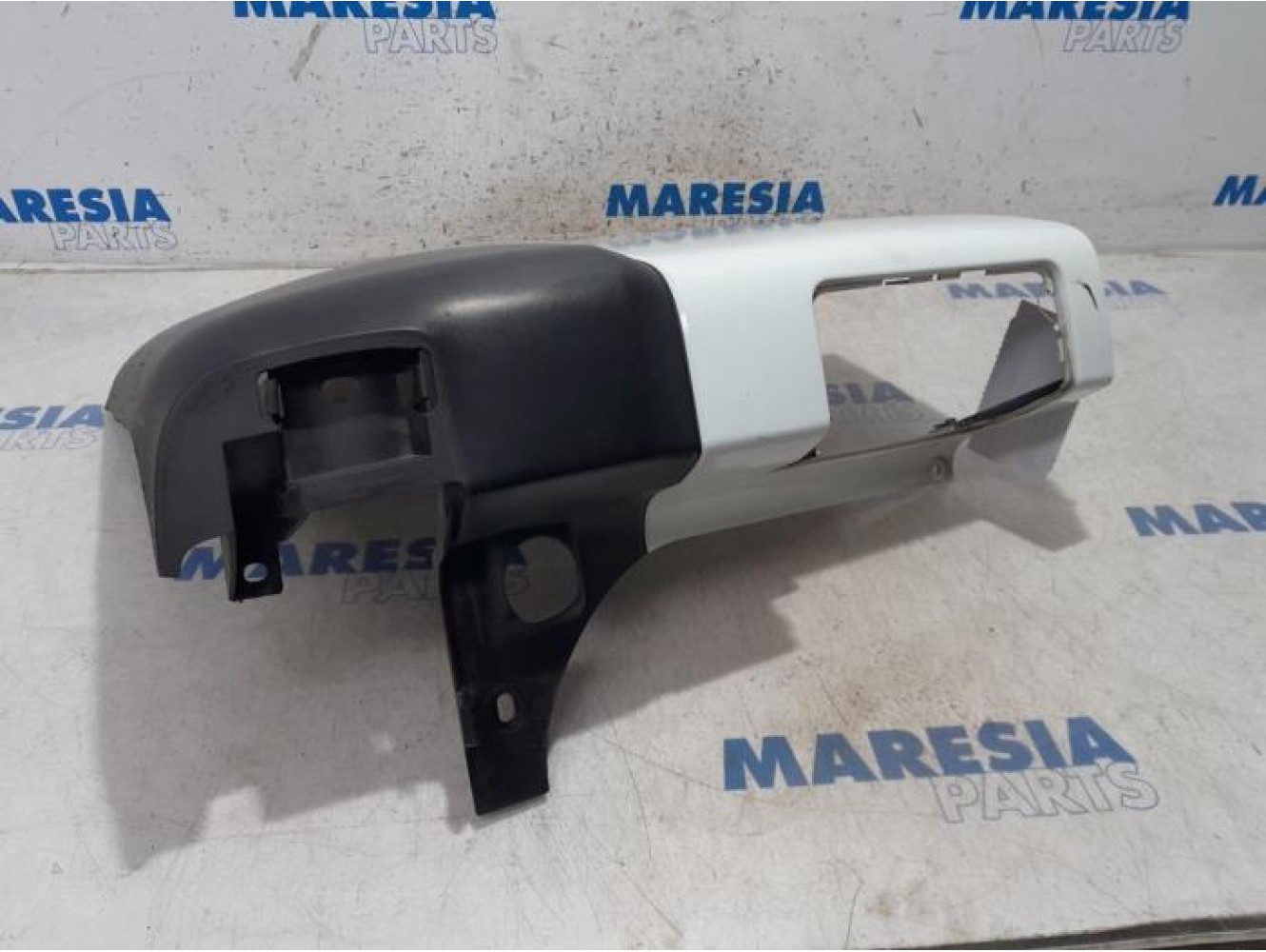 Renault - Trafic - Rear bumper component, left