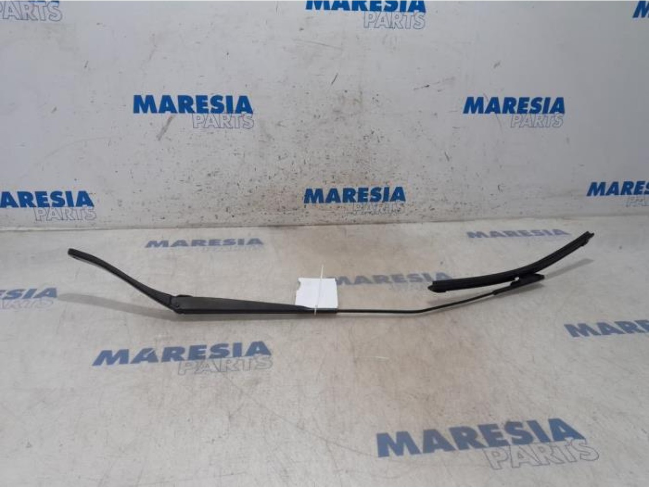 Alfa Romeo - Mito - Front wiper arm