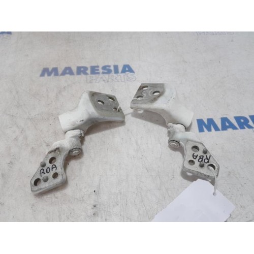 Peugeot - Partner - Rear door hinge, right