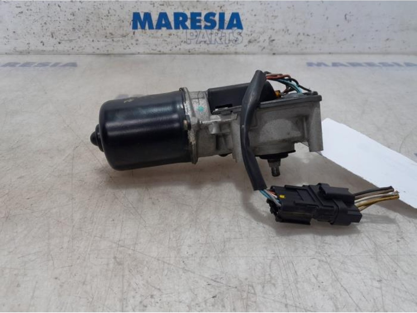 Renault - Trafic - Front wiper motor