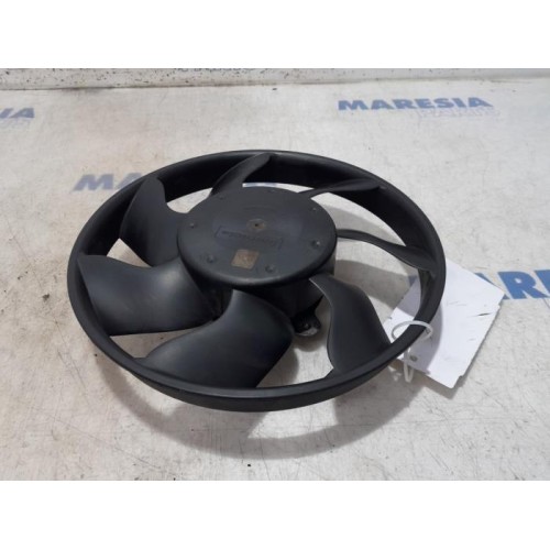 Renault - Trafic - Fan motor