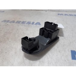 Renault - Trafic - Multi-functional window switch