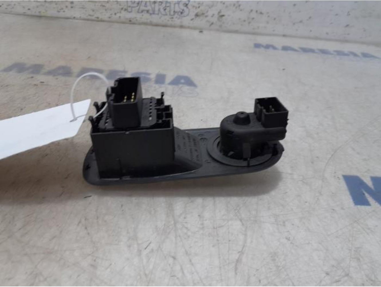 Renault - Trafic - Multi-functional window switch