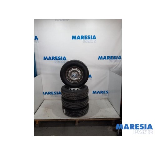 Citroen - Jumper - Velgen set + banden