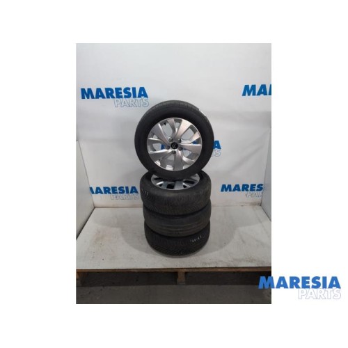 Citroen - C4 Grand Picasso - Sport rims set + tires