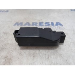 Peugeot - 307 - Tailgate lock mechanism