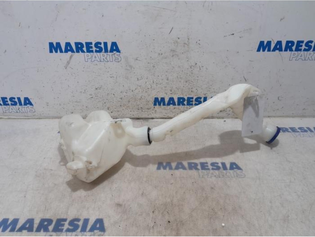 Citroen - C3 - Front windscreen washer reservoir