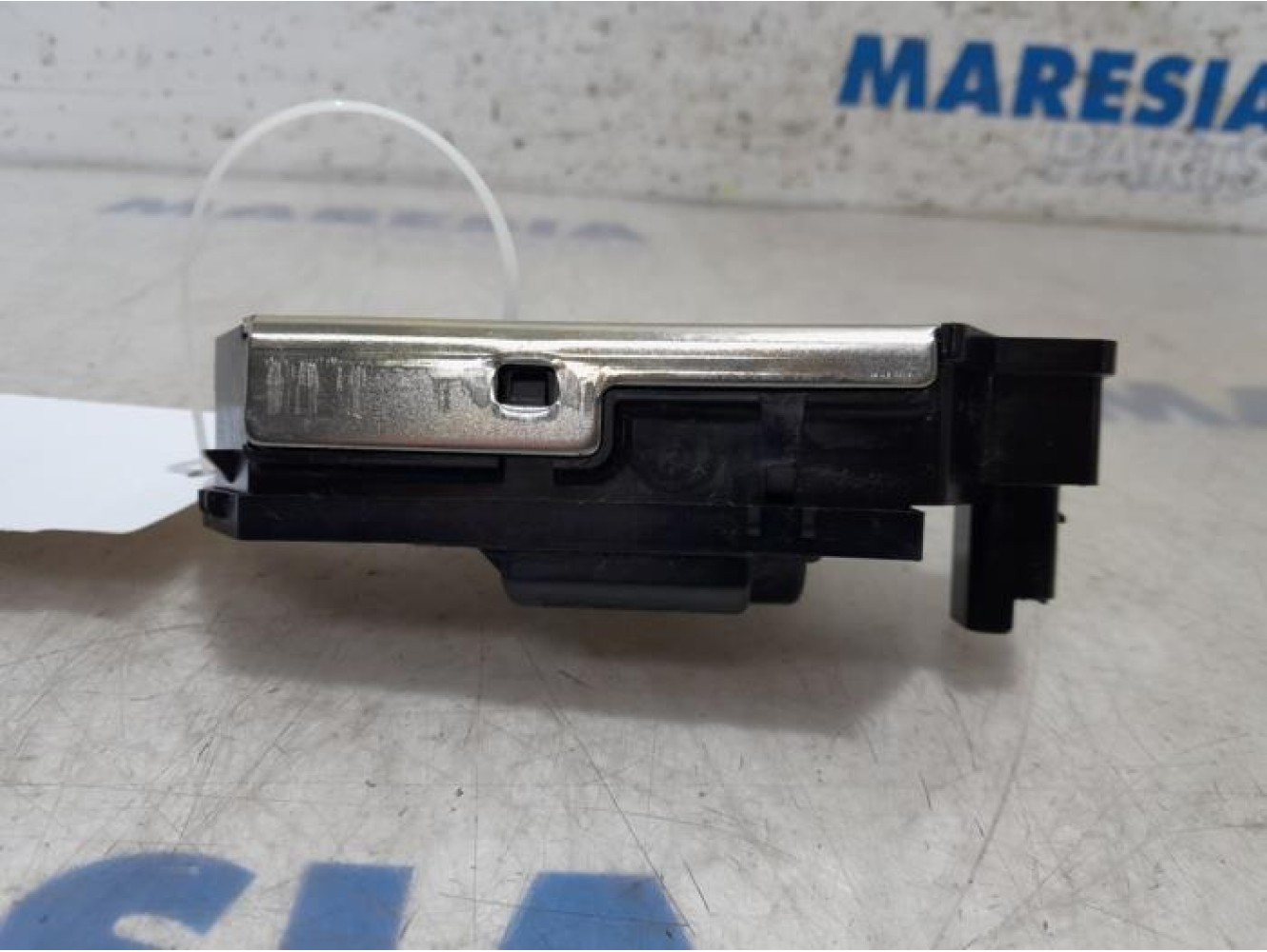Citroen - C3 - Tailgate lock mechanism