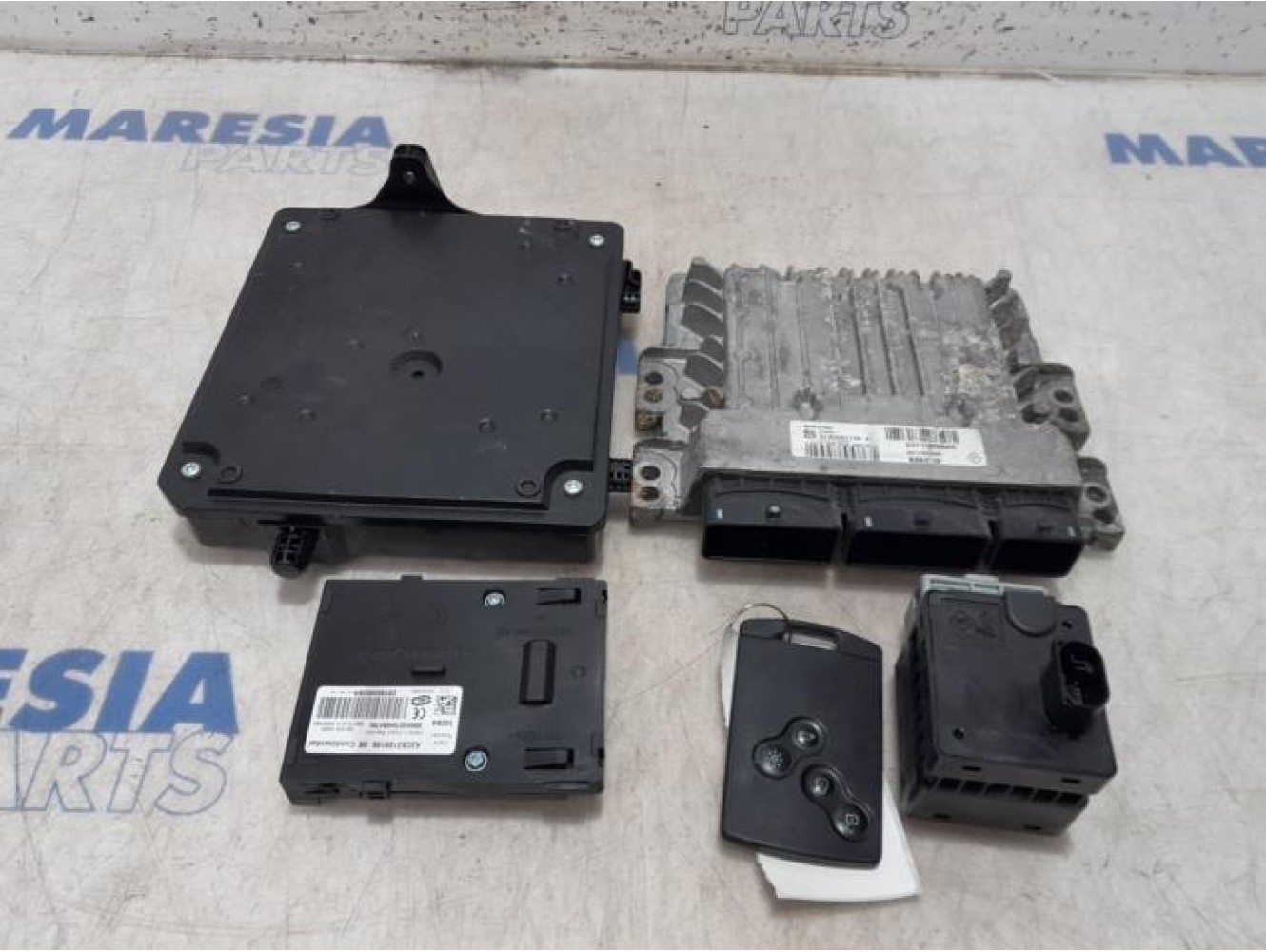 Renault - Scenic - Engine management computer